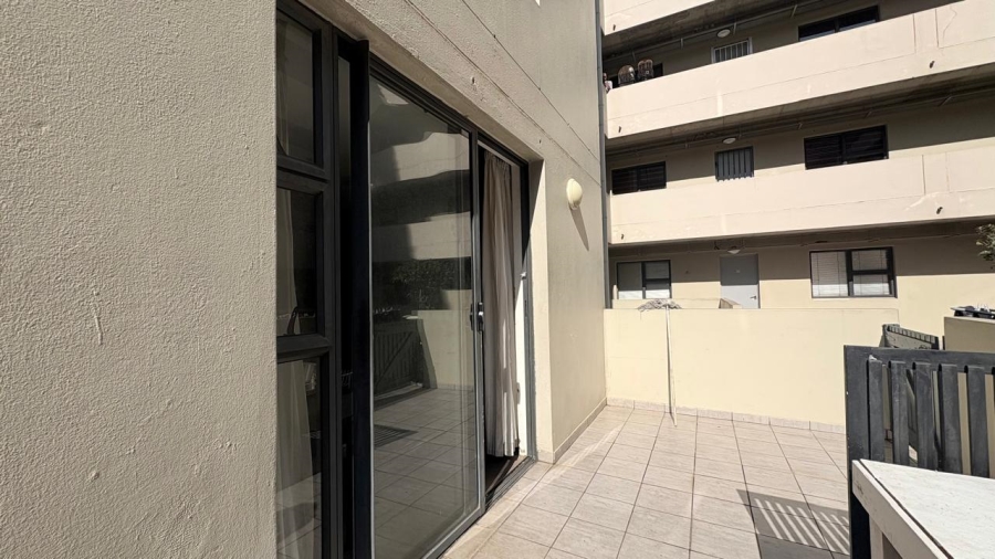 1 Bedroom Property for Sale in Zonnebloem Western Cape